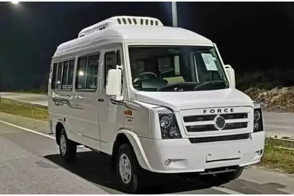 Tempo Traveller 13 Seater taxi for hire in Noida